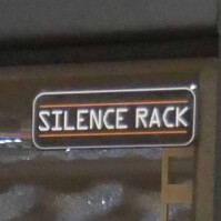 Schallgedämmter 19"-Schrank SILENCE RACK Office - 18 HE - 1 SILENT-Lüfter - BxT 600x800 mm - Glastür - schwarz